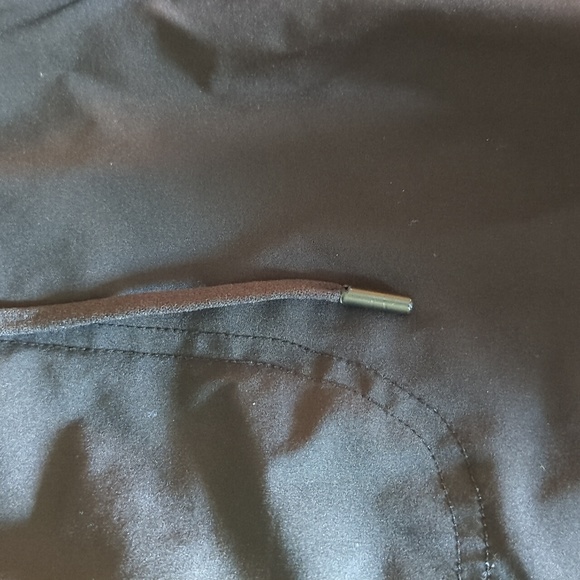 Shorts - Picture 3 of 5